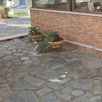 Pomegranate Tree House - Meteora منزل ريفي *