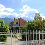 Pomegranate Tree House - Meteora منزل ريفي كالامباكا