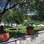 Pomegranate Tree House - Meteora كالامباكا