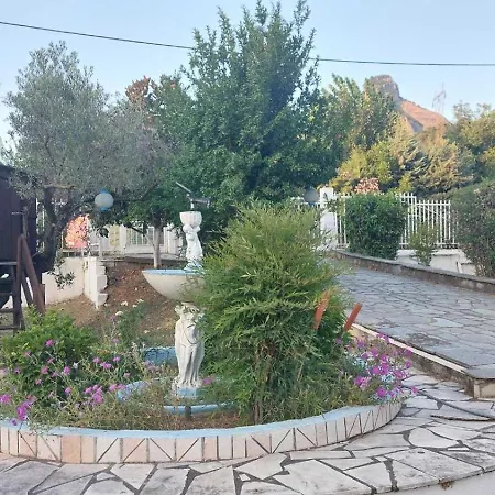Pomegranate Tree House - Meteora منزل ريفي *