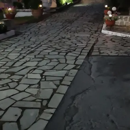 Pomegranate Tree House - Meteora Country house Kalambaka