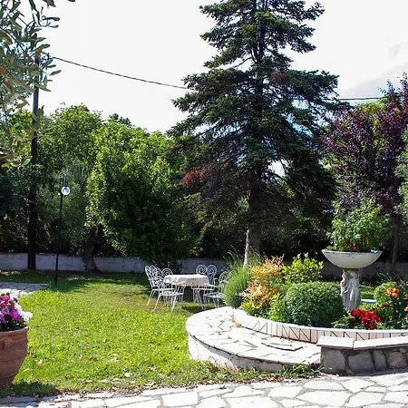 Pomegranate Tree House - Meteora