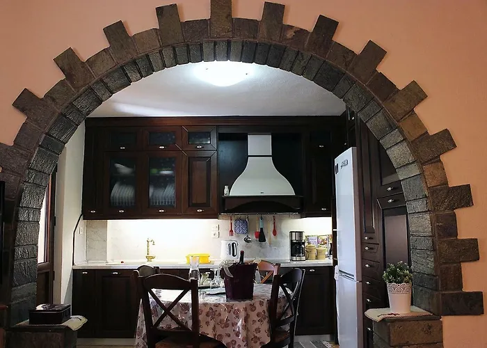 Pomegranate Tree House - Meteora